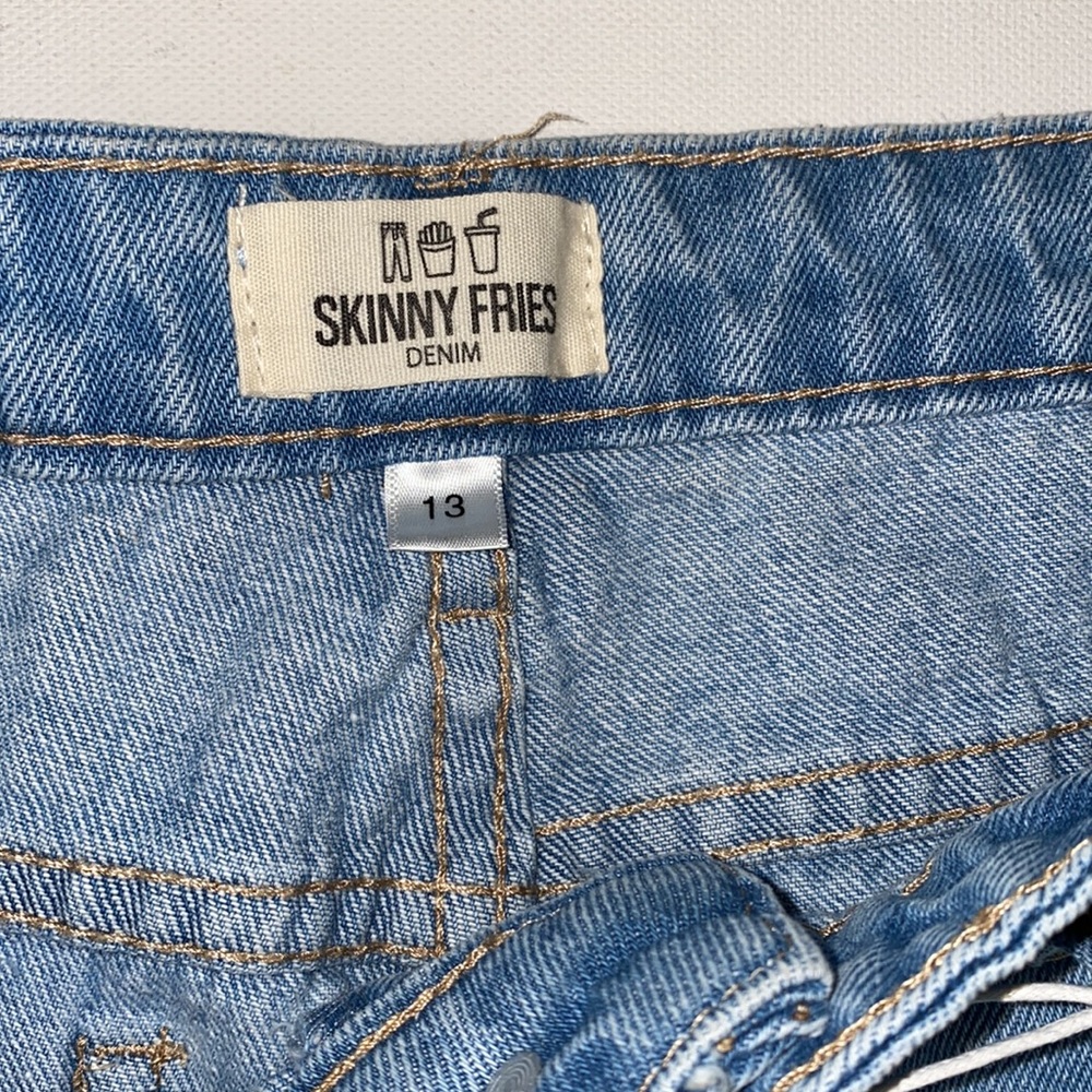 Highrise Skinny Fries Straight Fit Jeans NWT - Picture 4 of 8